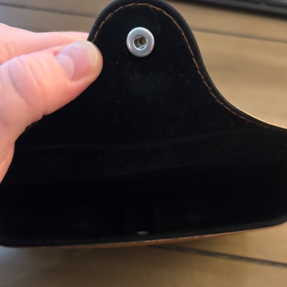 Ray-Ban Gold Frame Aviator Sunglasses - Picture 8 of 9